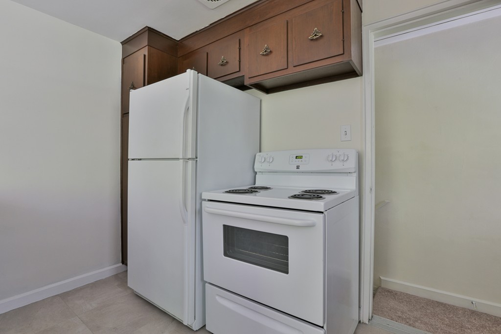 26 Henderson Road Woburn, MA 01801 - Photo 8 of 27