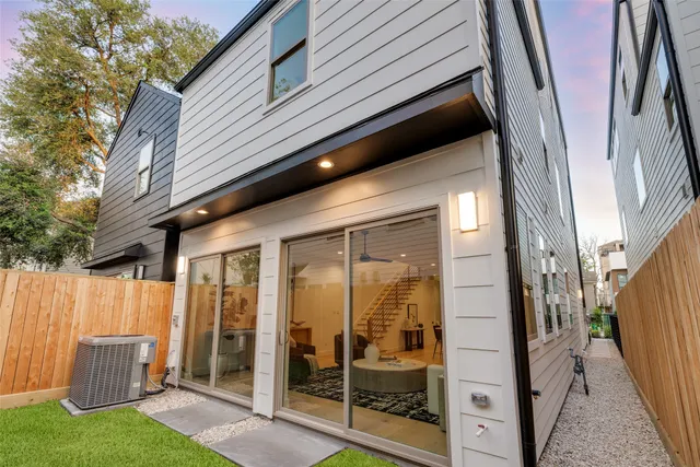 $1,069,900 | 1312 Castle Court, Unit A, Houston, TX 77006