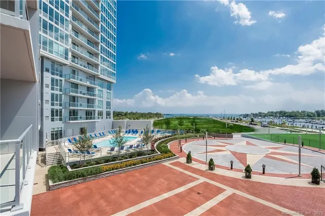 $2,815 | 1 Harbor Point Road, Unit 257, Stamford, CT 06902