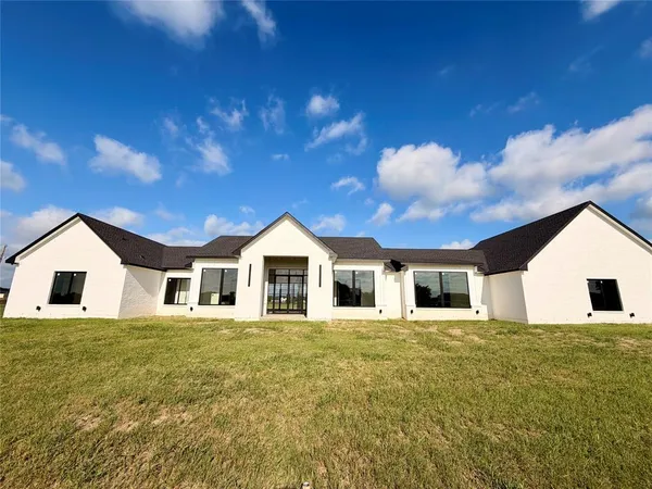 $825,000 | 3871 Austin Circle, Sanger, TX 76266