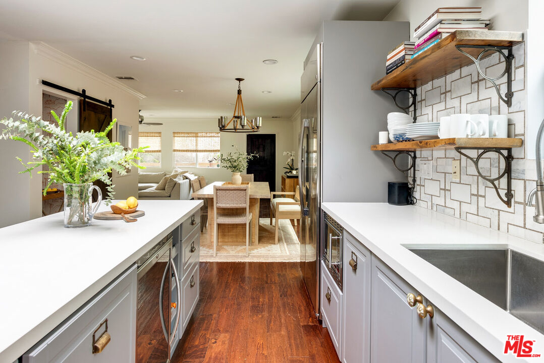 1774 Washington Way Venice, CA 90291 - Photo 10 of 30