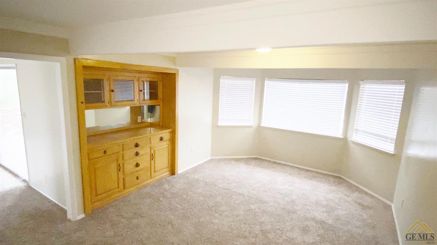 3001 Panorama Drive Bakersfield, CA 93306 - Photo 3 of 21