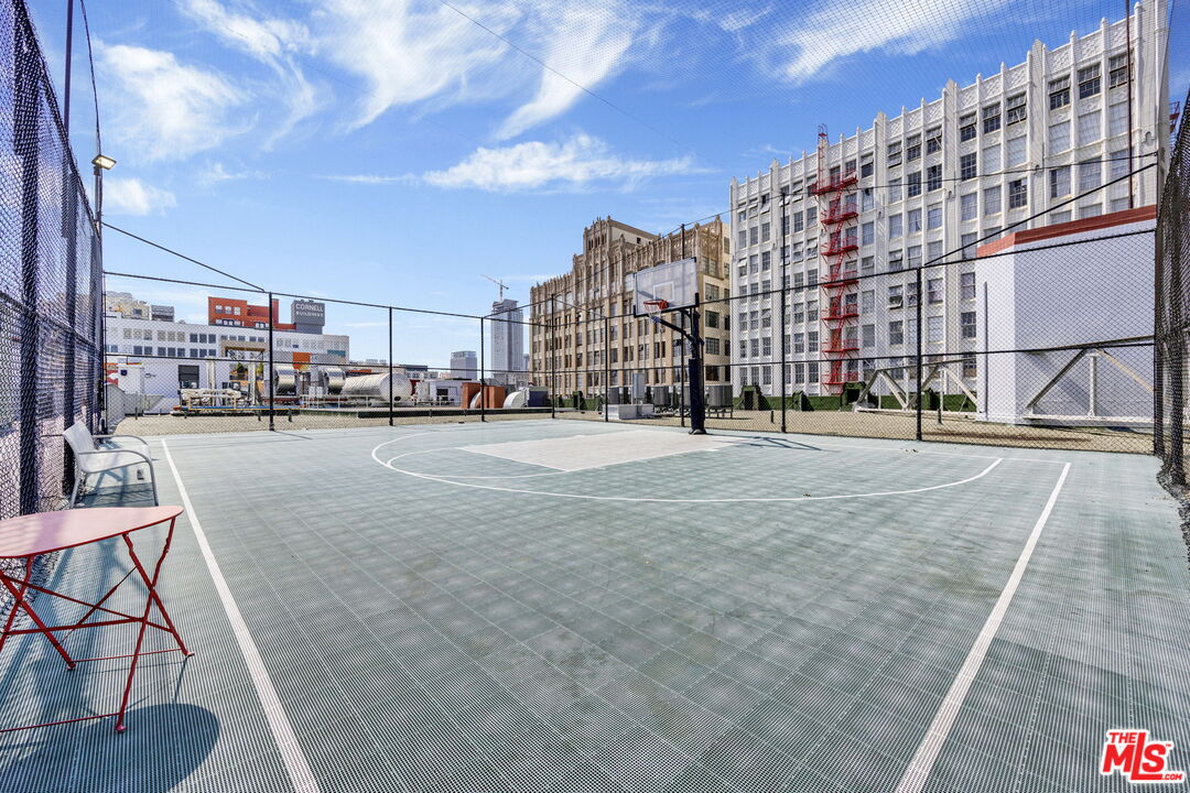 315 East 8th Street, Unit 1102 Los Angeles, CA 90014 - Photo 30 of 34 a view of tall buildings and a street