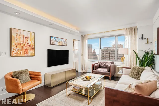 $999,950 | 400 East 56th Street, Unit 36O | Sutton Place