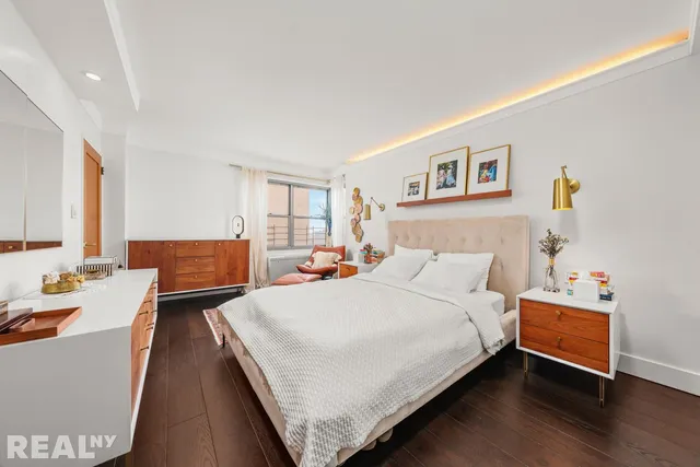 $999,950 | 400 East 56th Street, Unit 36O | Sutton Place