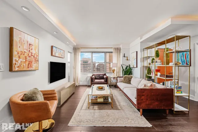 $999,950 | 400 East 56th Street, Unit 36O | Sutton Place
