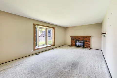 $419,900 | 1276 Chatham Lane, Roselle, IL 60172