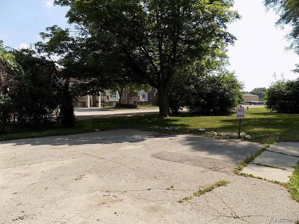 31625 West 9 Mile Road, Unit 4 Farmington, MI 48336 - Photo 16 of 16