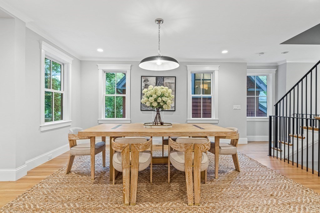 65 Crest Road Wellesley, MA 02482 - Photo 13 of 38