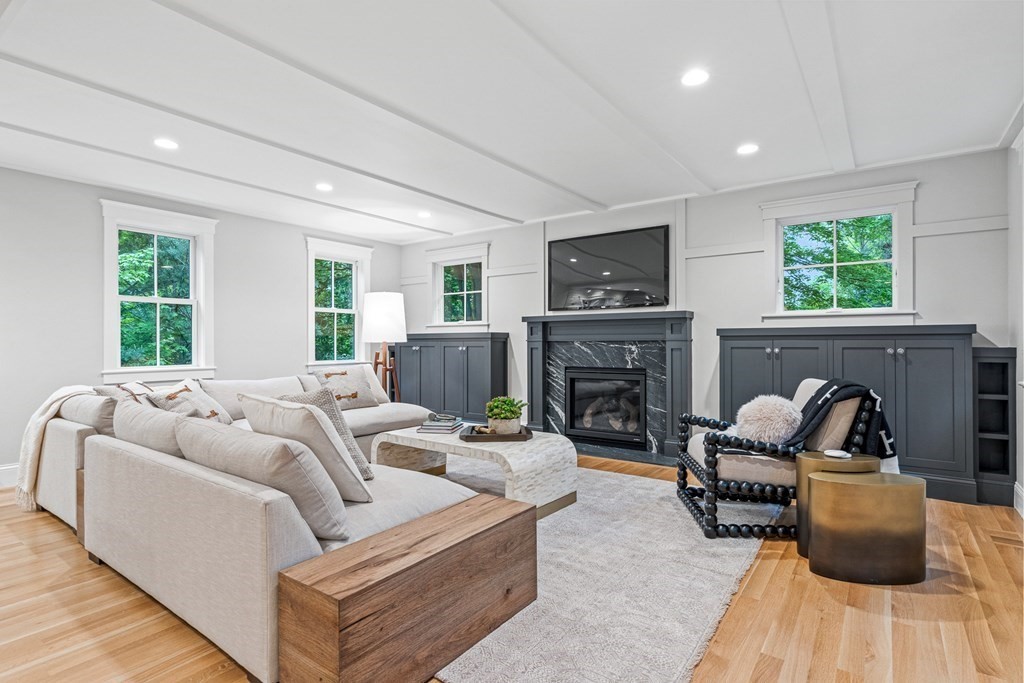 65 Crest Road Wellesley, MA 02482 - Photo 15 of 38