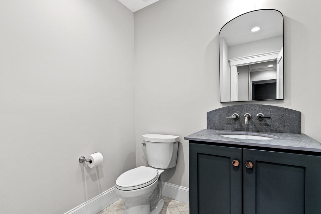 65 Crest Road Wellesley, MA 02482 - Photo 16 of 38