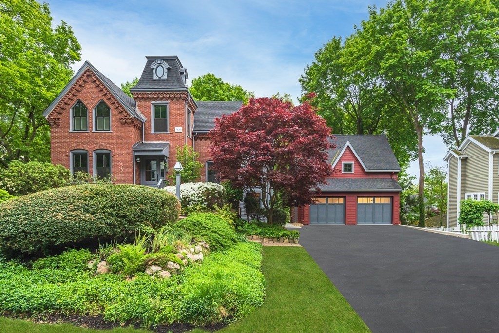 65 Crest Road Wellesley, MA 02482 - Photo 2 of 38