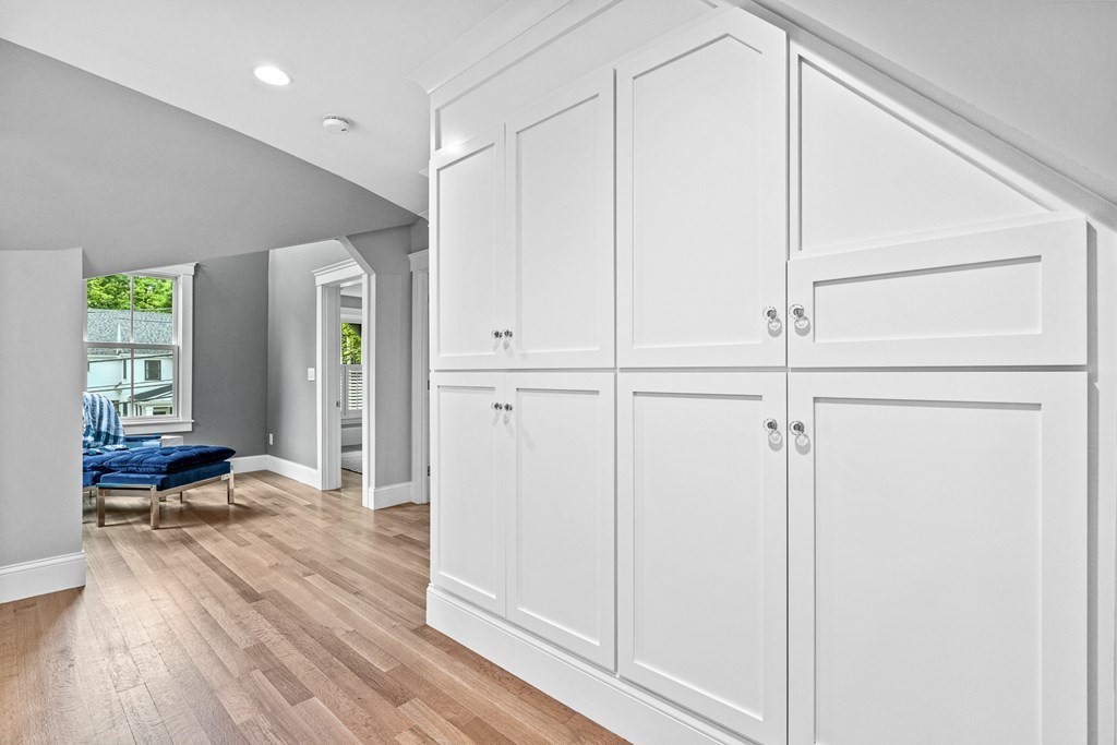 65 Crest Road Wellesley, MA 02482 - Photo 21 of 38