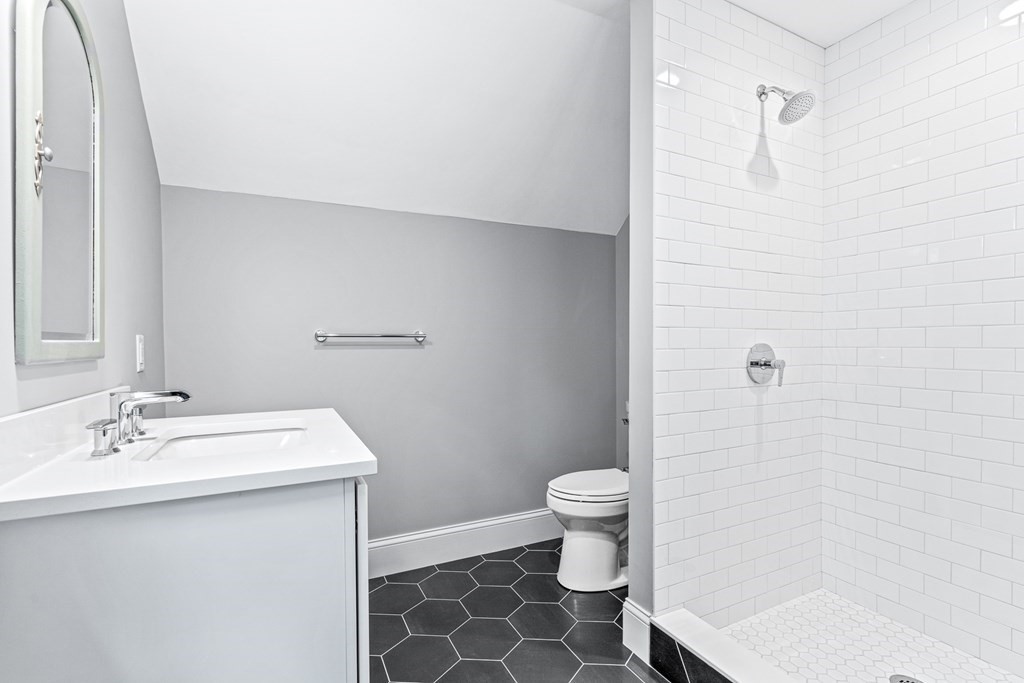 65 Crest Road Wellesley, MA 02482 - Photo 23 of 38