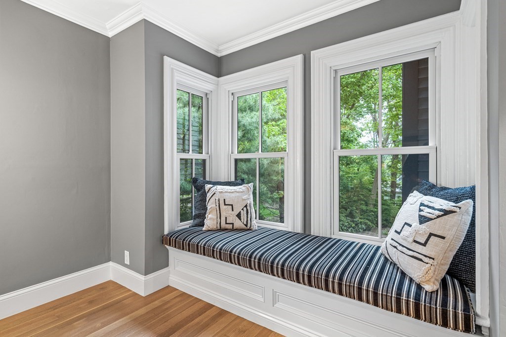 65 Crest Road Wellesley, MA 02482 - Photo 6 of 38