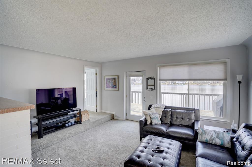 13542 South Horrell Road Fenton, MI 48430 - Photo 22 of 35