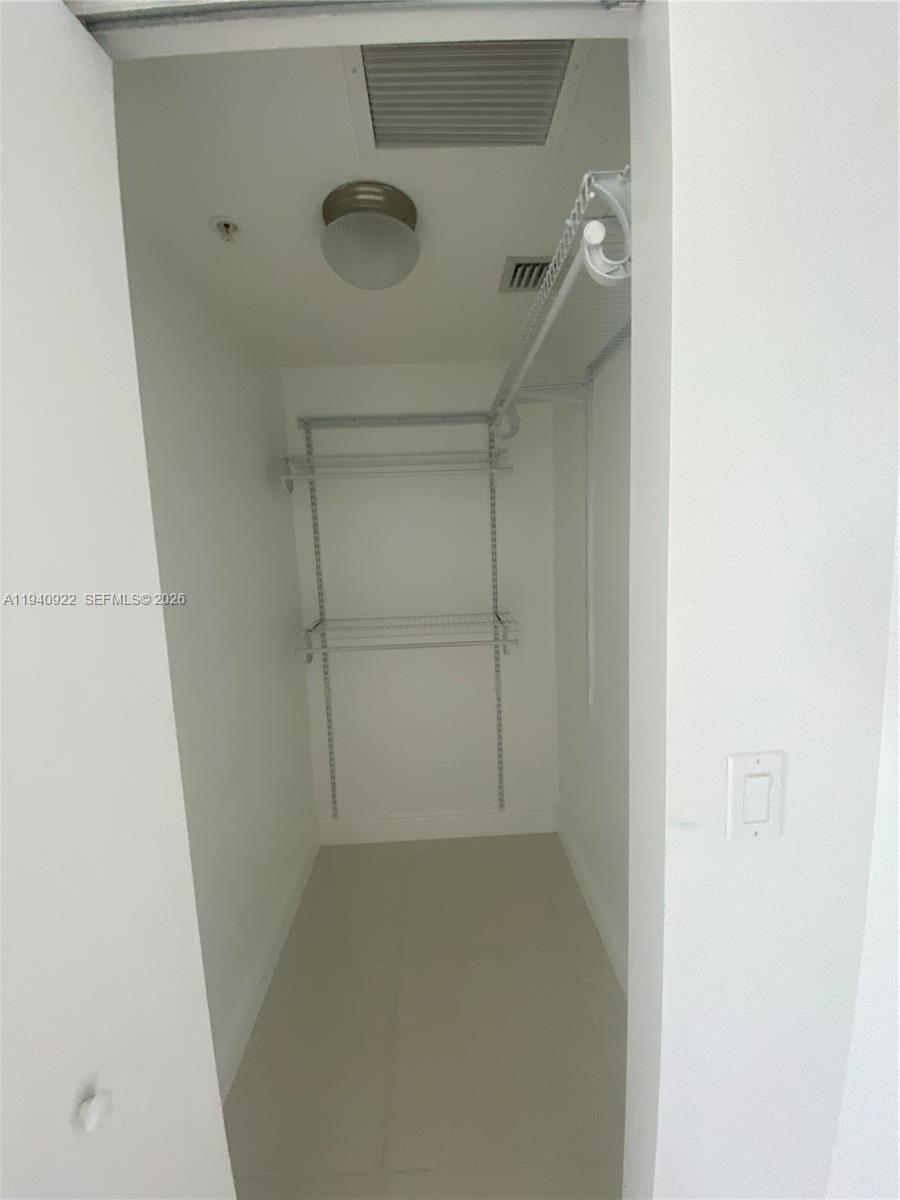 185 Southwest 7th Street, Unit 501 Miami, FL 33130 - Photo 13 of 31 a view of small space