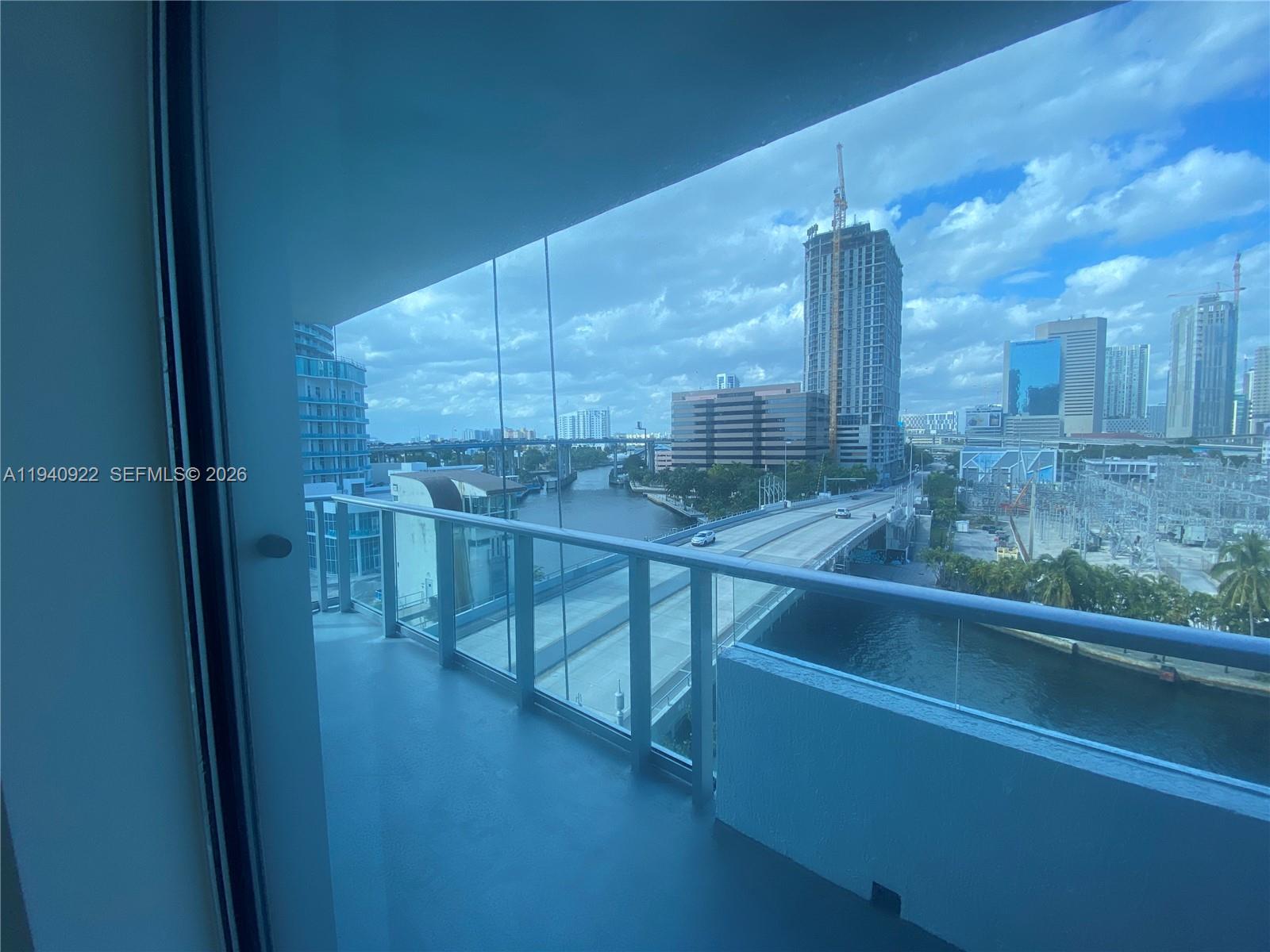 185 Southwest 7th Street, Unit 501 Miami, FL 33130 - Photo 20 of 31 a view of balcony with furniture