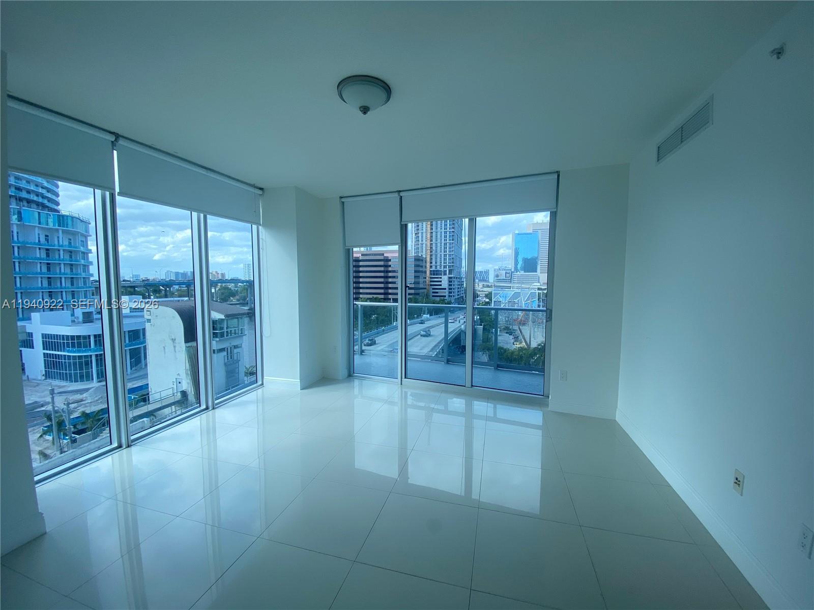 185 Southwest 7th Street, Unit 501 Miami, FL 33130 - Photo 5 of 31