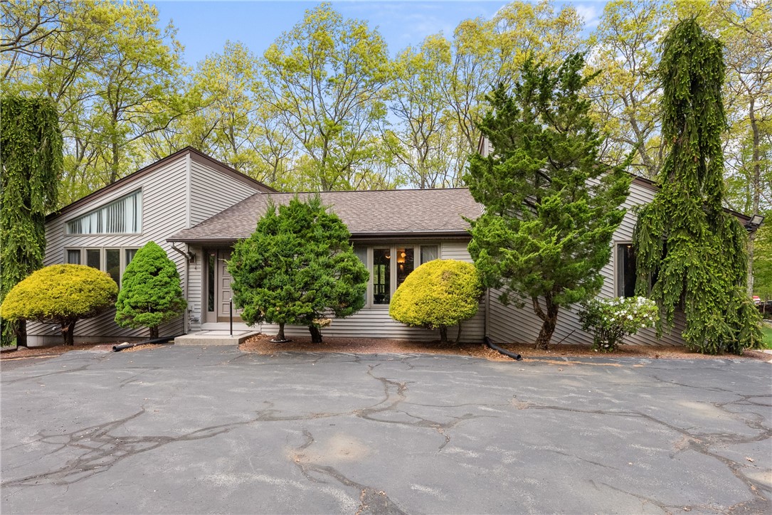 44 Whipple Road Smithfield, RI 02917 - Photo 1 of 50