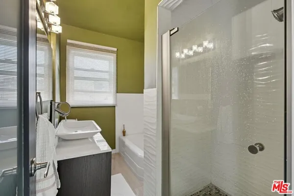 $2,999,000 | 10915 Ayres Avenue, Los Angeles, CA 90064