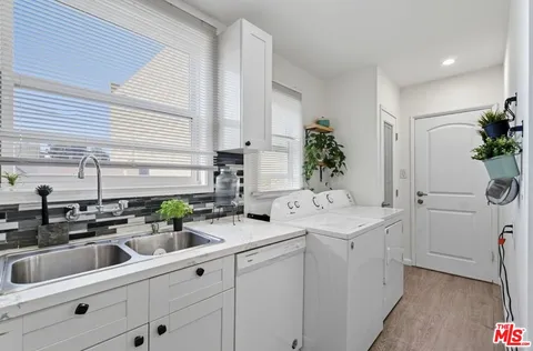 $2,999,000 | 10915 Ayres Avenue, Los Angeles, CA 90064