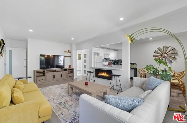 $2,999,000 | 10915 Ayres Avenue, Los Angeles, CA 90064
