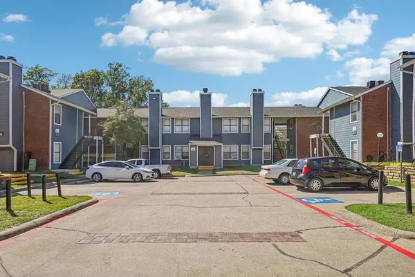 $900 | 9180 Forest Lane, Unit 3215, Dallas, TX 75243