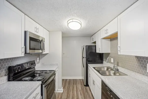 $900 | 9180 Forest Lane, Unit 3215, Dallas, TX 75243