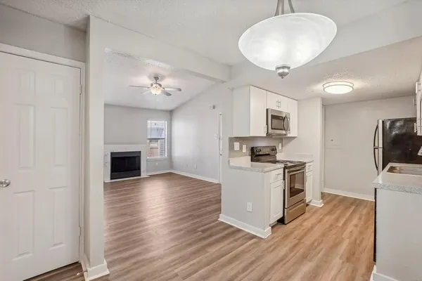 $900 | 9180 Forest Lane, Unit 3215, Dallas, TX 75243