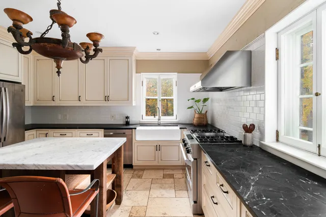 $2,150,000 | 271 Hunting Ridge Road, Stamford, CT 06903