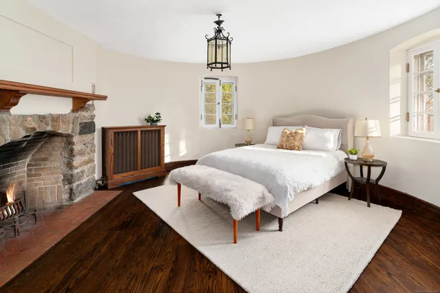 $2,150,000 | 271 Hunting Ridge Road, Stamford, CT 06903