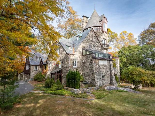 $2,150,000 | 271 Hunting Ridge Road, Stamford, CT 06903