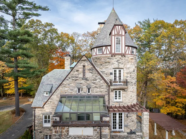 $2,150,000 | 271 Hunting Ridge Road, Stamford, CT 06903