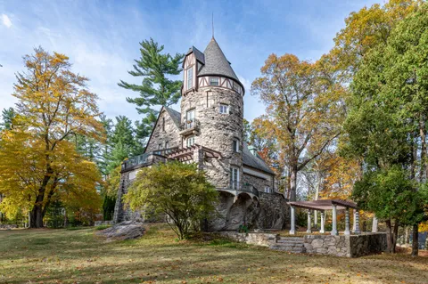 $2,150,000 | 271 Hunting Ridge Road, Stamford, CT 06903