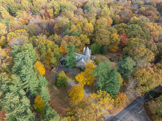 $2,150,000 | 271 Hunting Ridge Road, Stamford, CT 06903