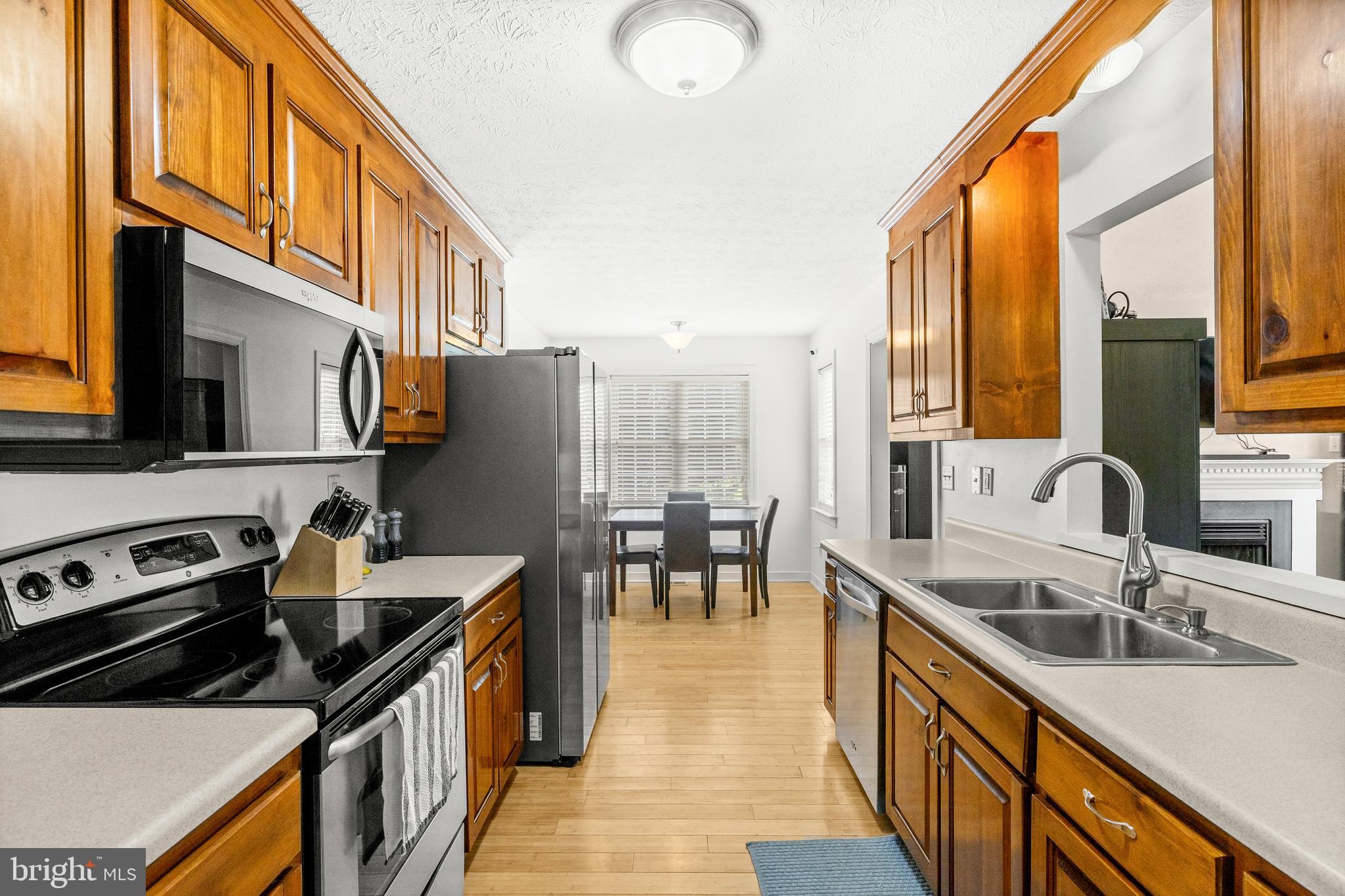151 Deep Landing Road Tappahannock, VA 22560 - Photo 10 of 31 Kitchen with ceiling lighting