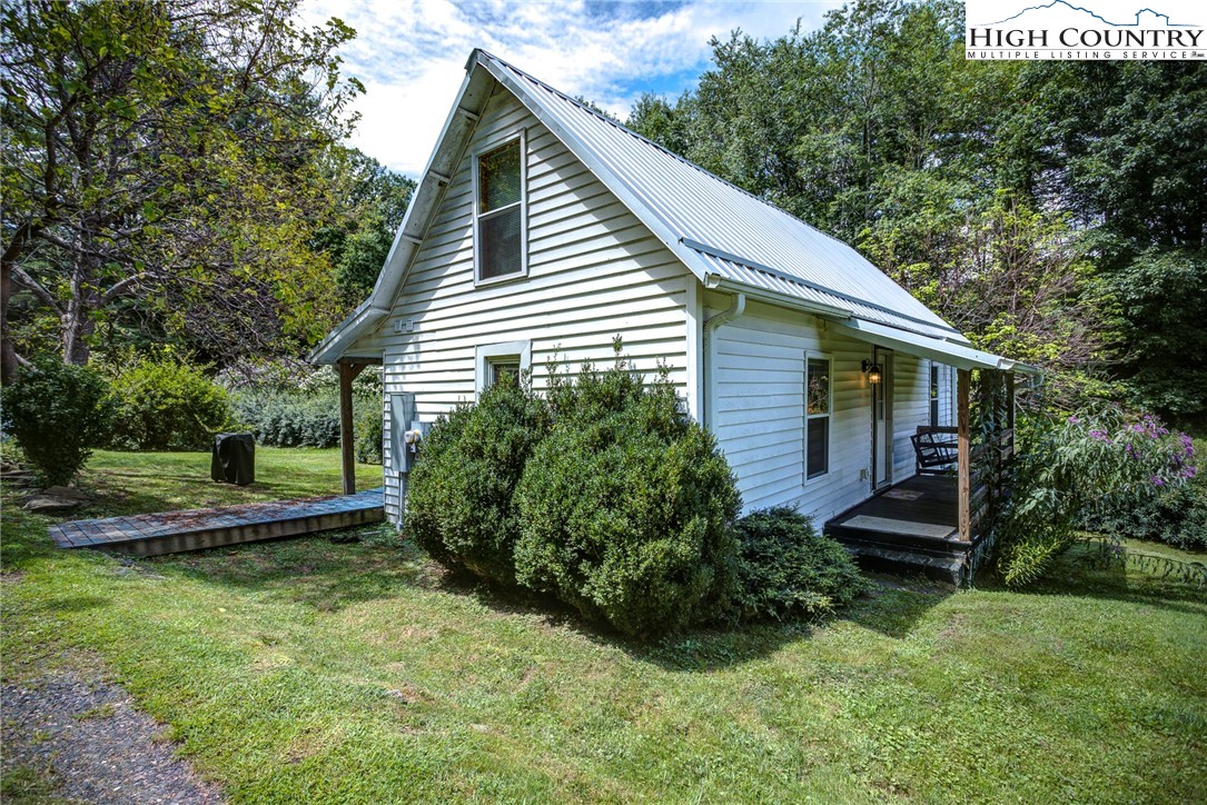604 Colvard Farm Road Jefferson, NC 28640 - Photo 6 of 39 Gallery Image 6