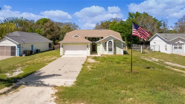 $2,350 | 40045 Palm Street, Lady Lake, FL 32159