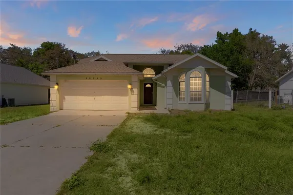 $2,350 | 40045 Palm Street, Lady Lake, FL 32159