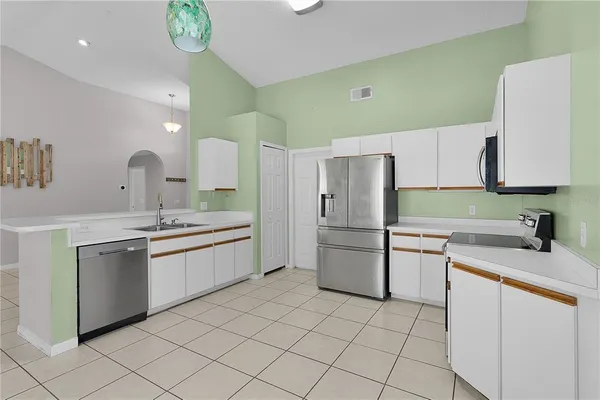 $2,350 | 40045 Palm Street, Lady Lake, FL 32159