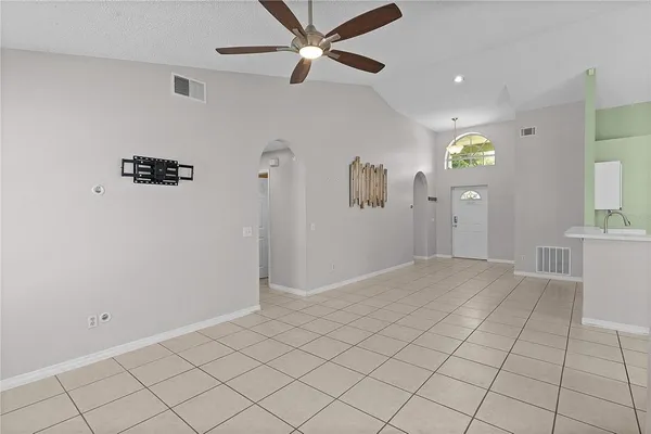 $2,350 | 40045 Palm Street, Lady Lake, FL 32159