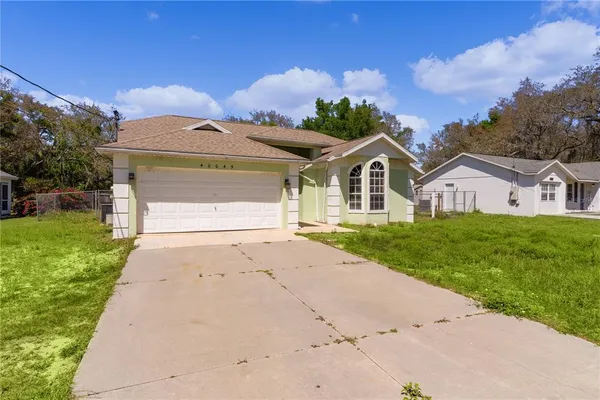 $2,350 | 40045 Palm Street, Lady Lake, FL 32159