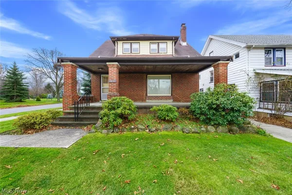 $1,350 | 3850 Mayfield Road, Unit DOWN, Cleveland Heights, OH 44121