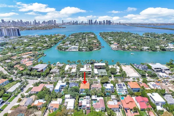 $40,000 | 2143 North Bay Road, Miami Beach, FL 33140