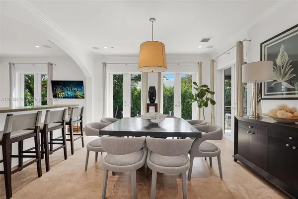 $40,000 | 2143 North Bay Road, Miami Beach, FL 33140