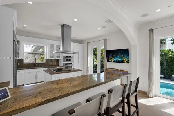 $40,000 | 2143 North Bay Road, Miami Beach, FL 33140
