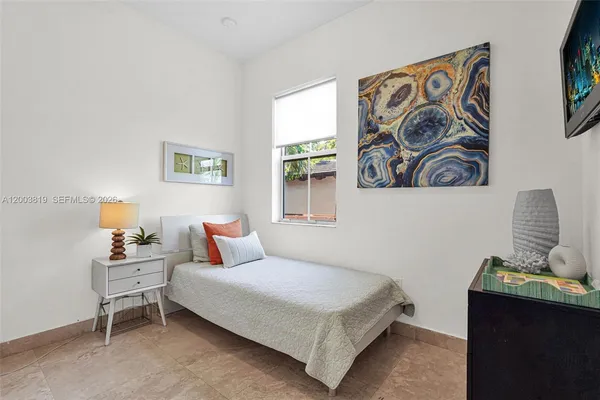 $40,000 | 2143 North Bay Road, Miami Beach, FL 33140