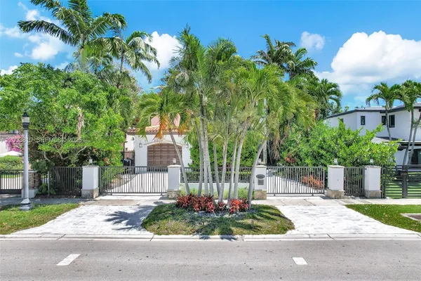 $40,000 | 2143 North Bay Road, Miami Beach, FL 33140