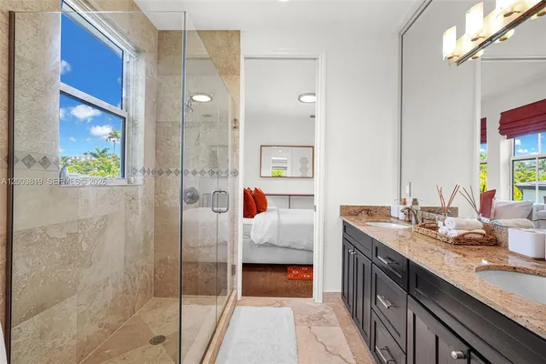 $40,000 | 2143 North Bay Road, Miami Beach, FL 33140